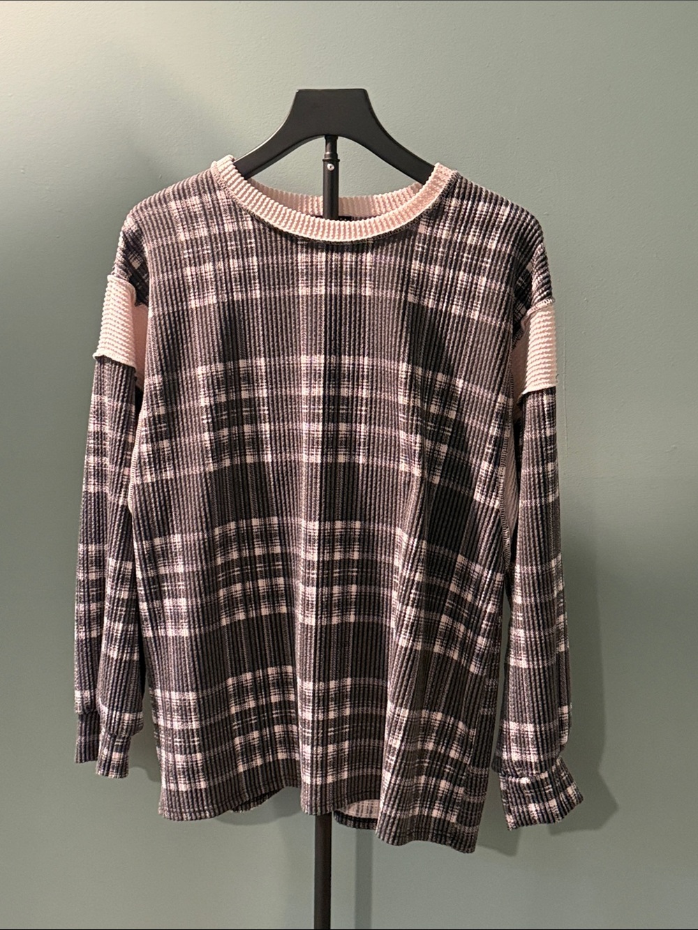 HEIMISH USA Black & Cream Plaid Ribbed Crewneck